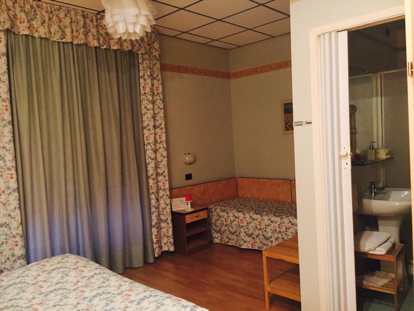 Albergo Sangrila Lanzo Torinese Bilik gambar